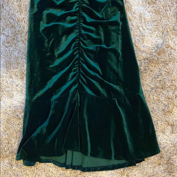 Green velvet Dress - Picture 2 of 7